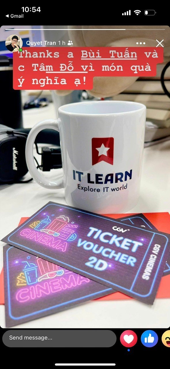 Feedback từ học viên IT LEARN cùng quà tri ân — cup IT LEARN và voucher cinema
